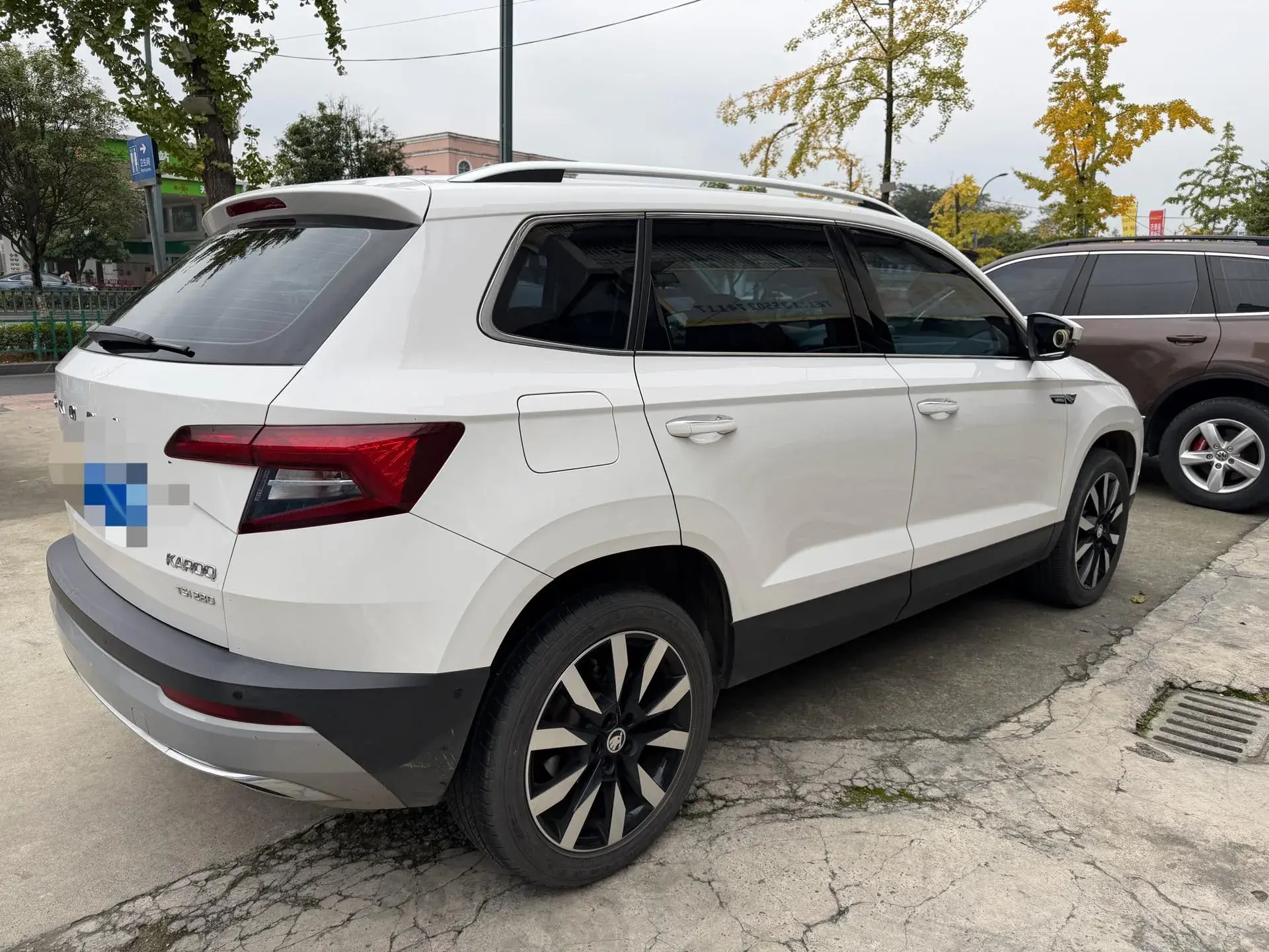 2019 SKODA KAROQ thumbnail 4