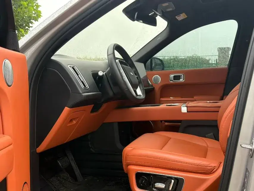 2022 LI L9 thumbnail 2