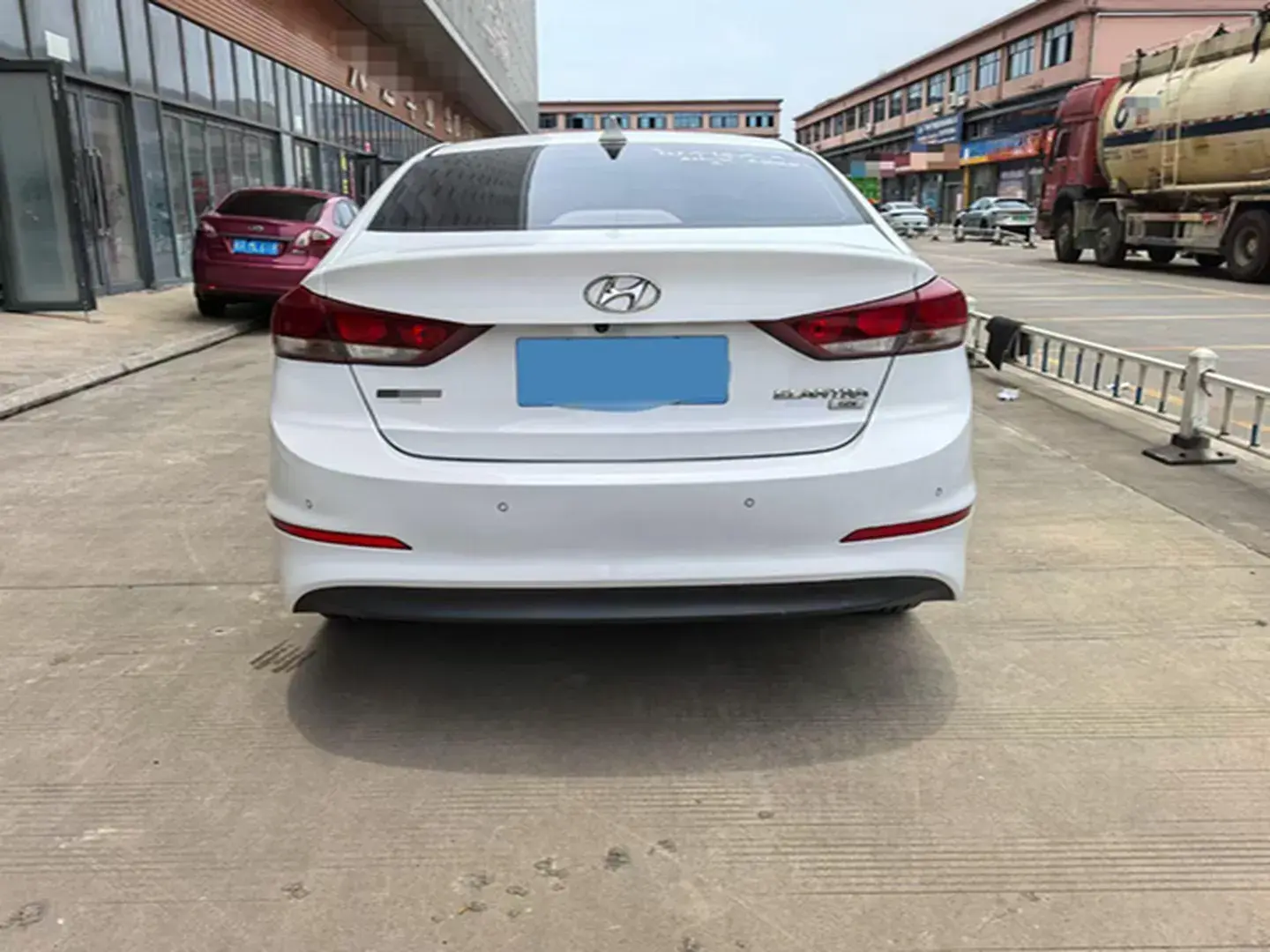 2016 HYUNDAI ELANTRA thumbnail 3