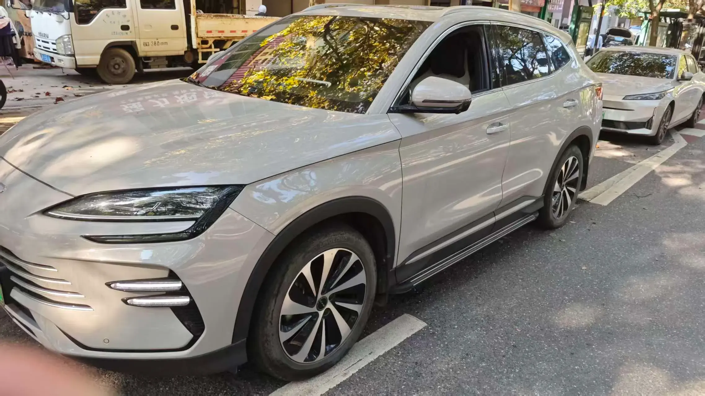 2025 BYD SONG view 1