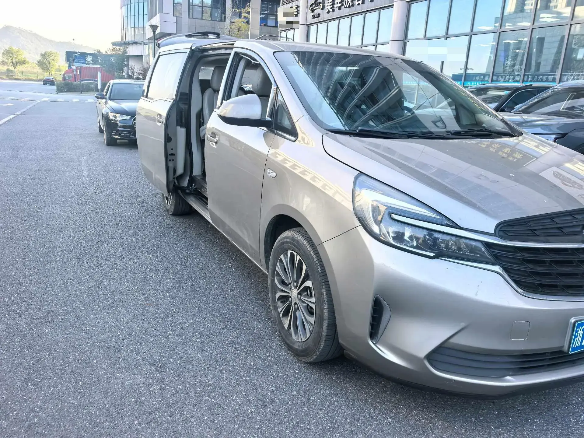 2022 BUICK GL8 thumbnail 3