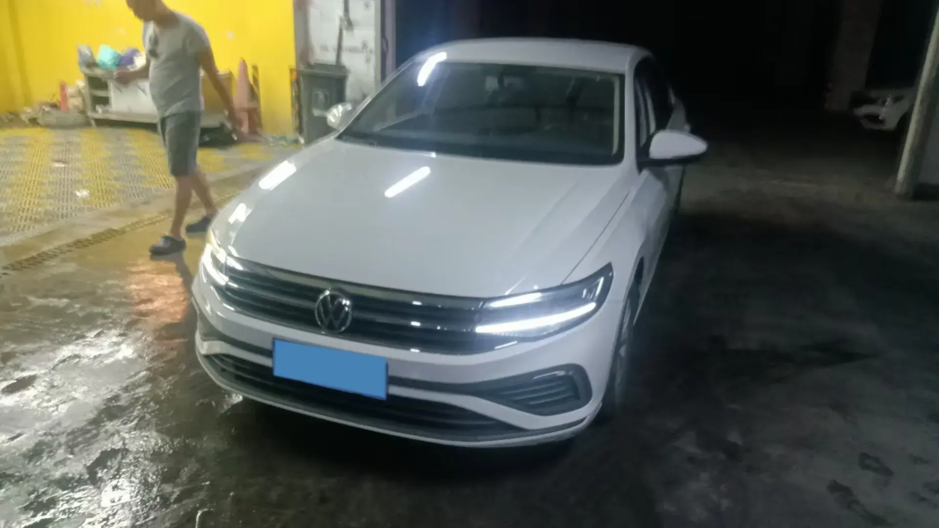 2023 VOLKSWAGEN BORA view 1