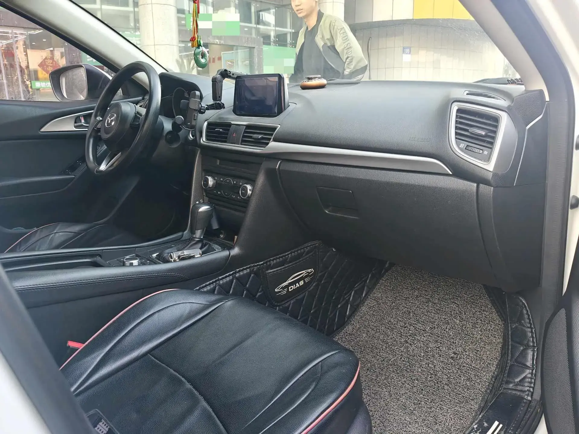 2017 MAZDA 3 thumbnail 2