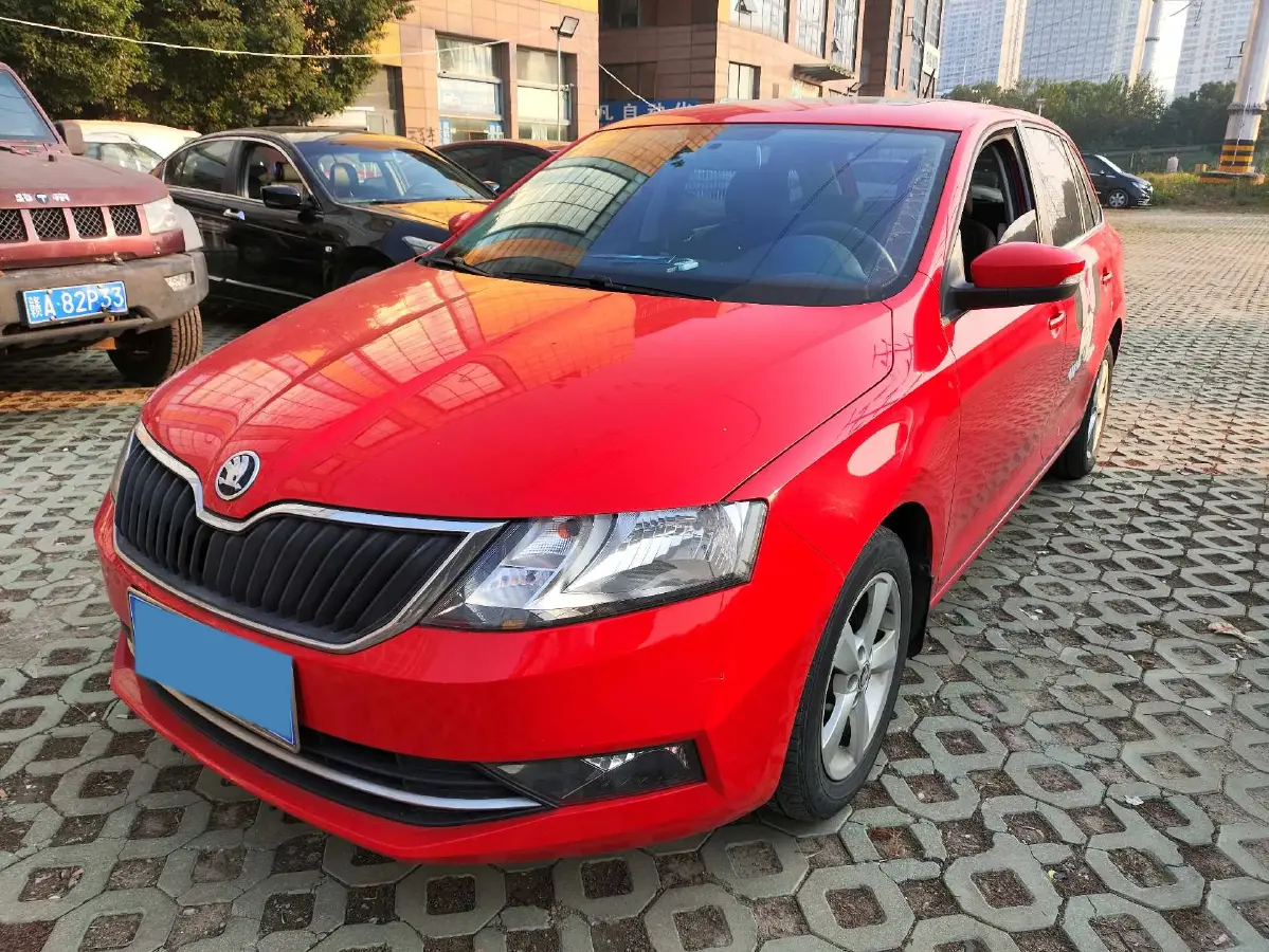2018 Skoda Rapid Spaceback 1.6L 110HP L4 6AT