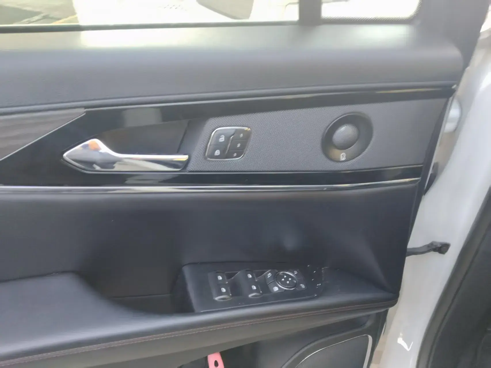 2021 LINCOLN NAUTILUS thumbnail 4