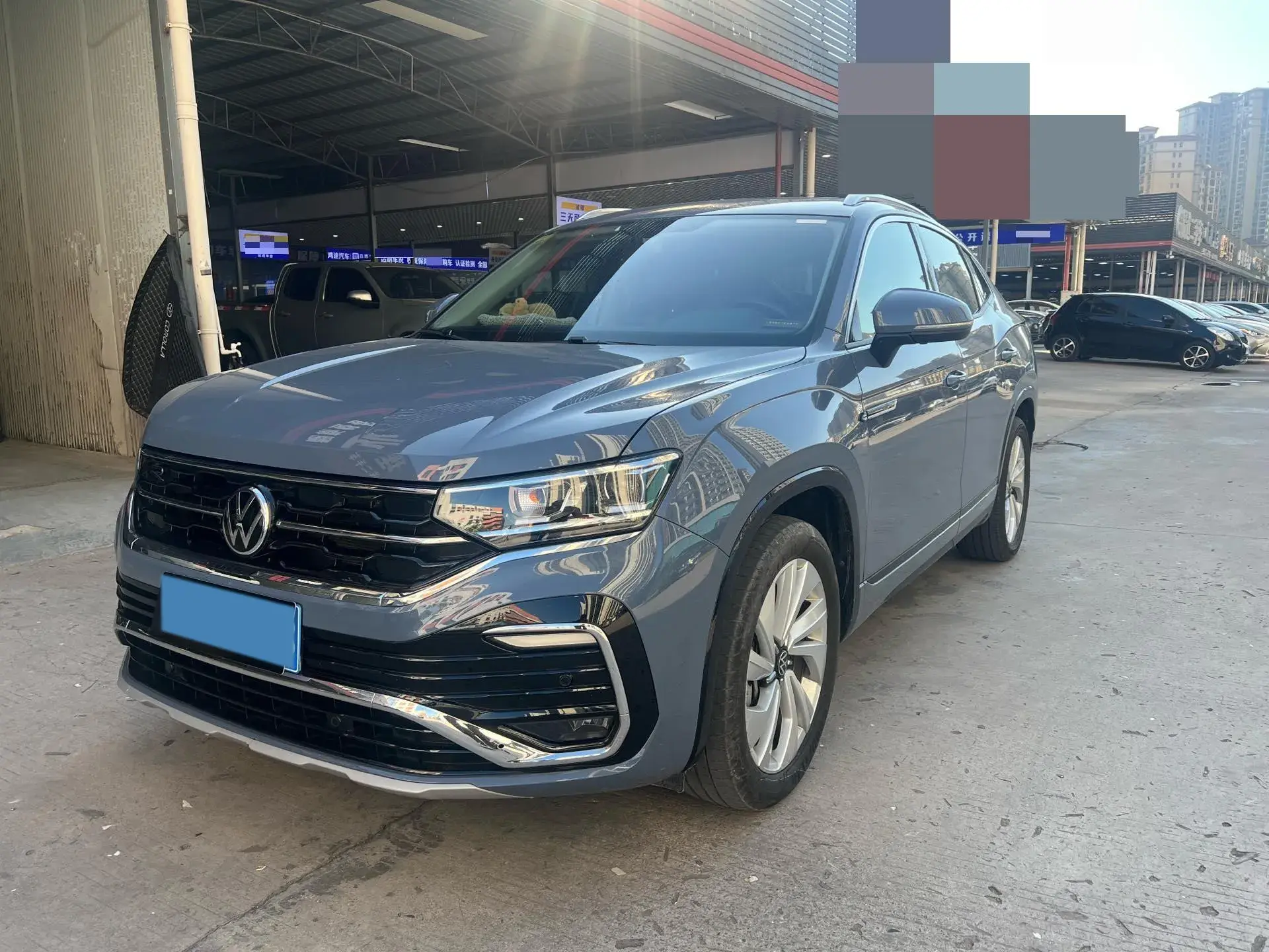 2020 VOLKSWAGEN TAYRON view 1