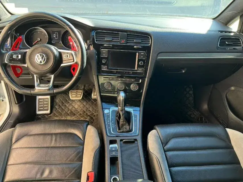 2018 VOLKSWAGEN GOLF thumbnail 3