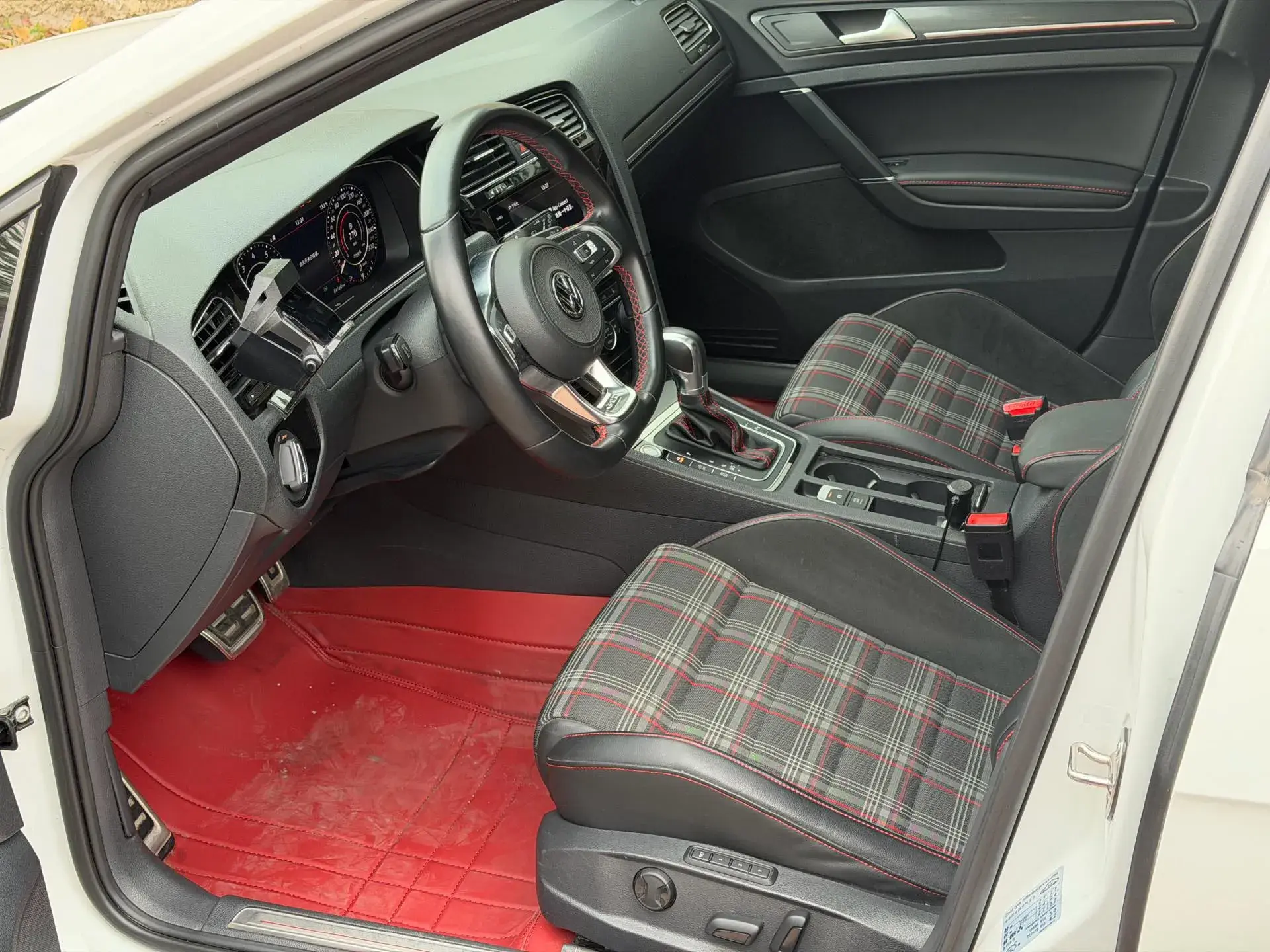 2019 VOLKSWAGEN GOLFGTI thumbnail 4