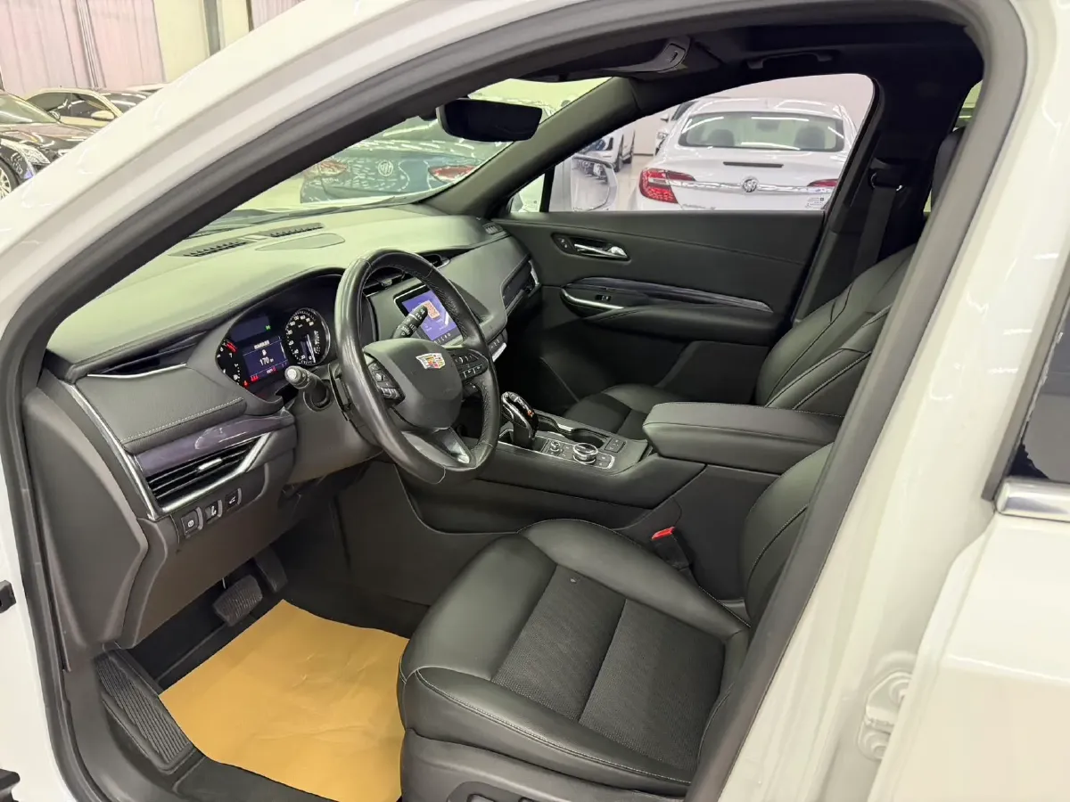 2020 Cadillac XT4 2.0T 241HP L4 9AT,autocango,china used car exporter,china ev exporter,chinese used car exporter,chinese used ev exporter