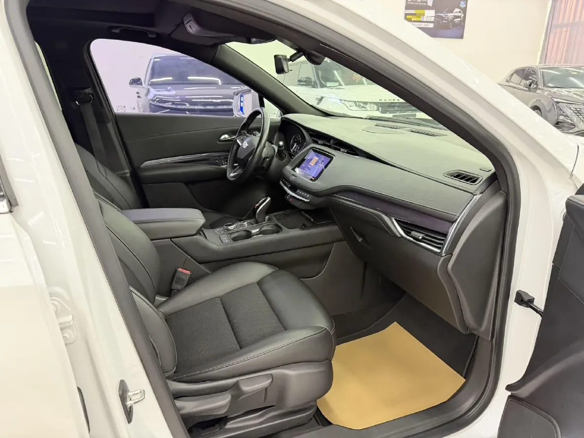 2020 Cadillac XT4 2.0T 241HP L4 9AT,autocango,china used car exporter,china ev exporter,chinese used car exporter,chinese used ev exporter