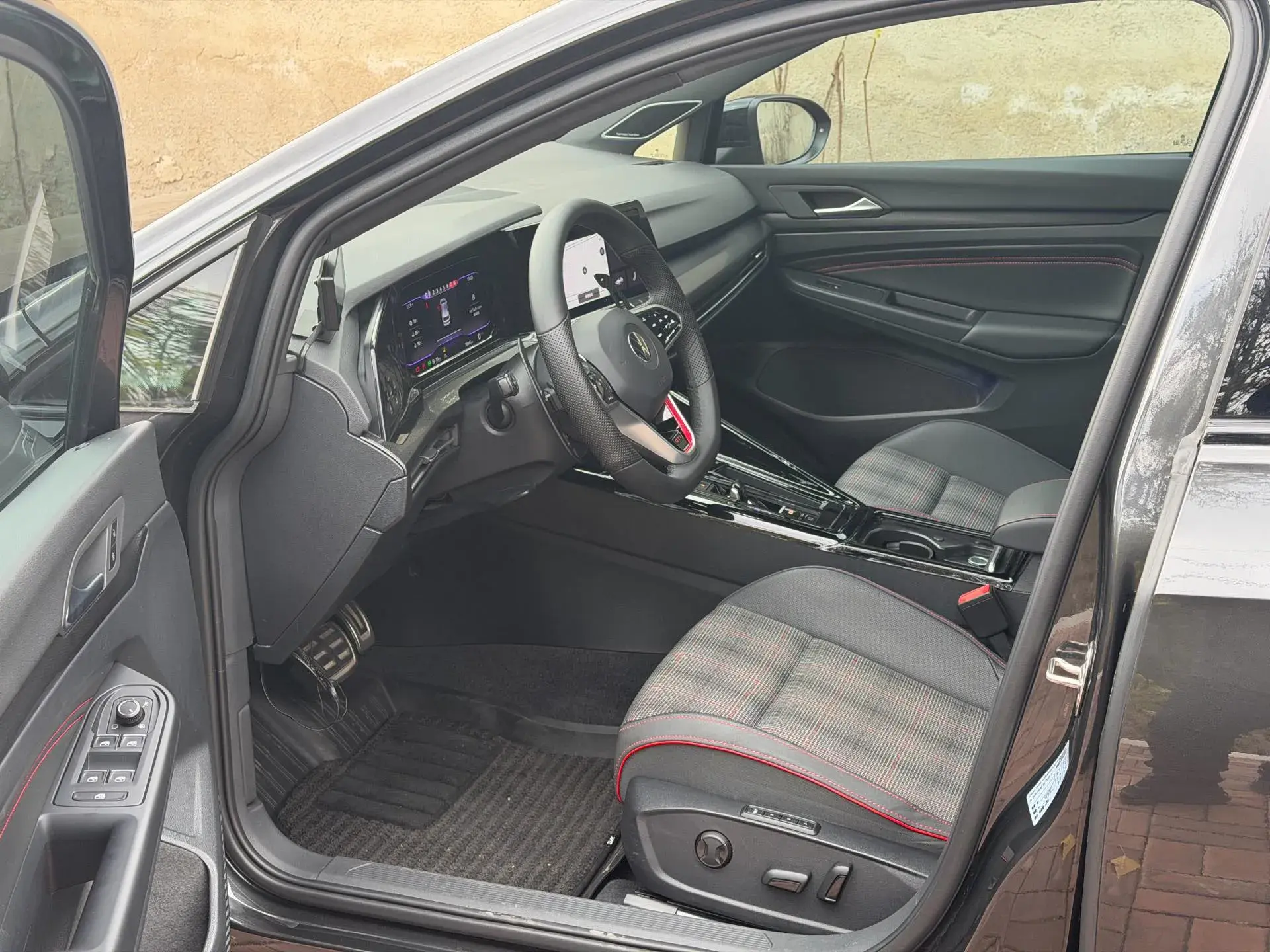 2021 VOLKSWAGEN GOLFGTI thumbnail 4