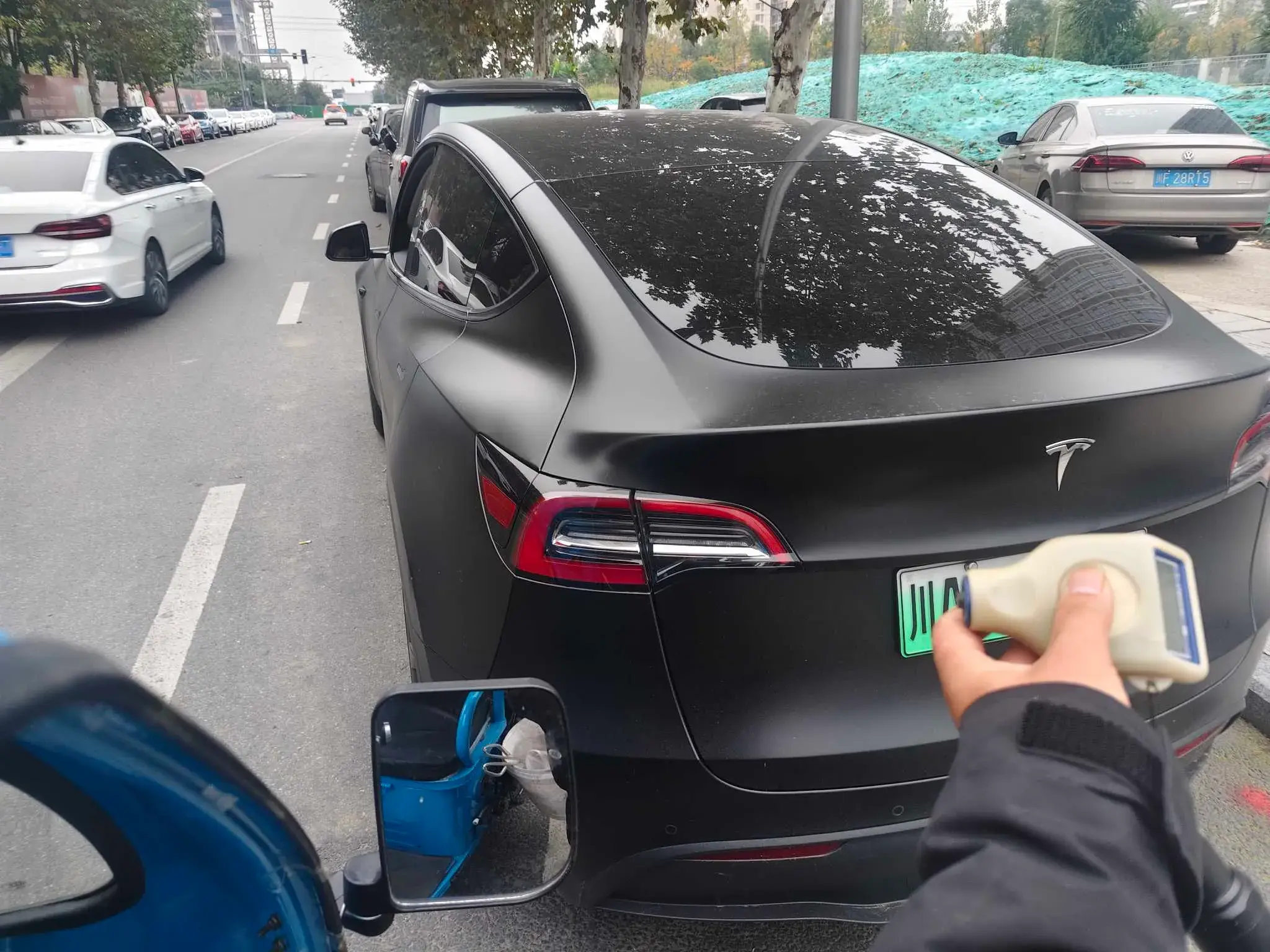 2023 TESLA MODEL thumbnail 4