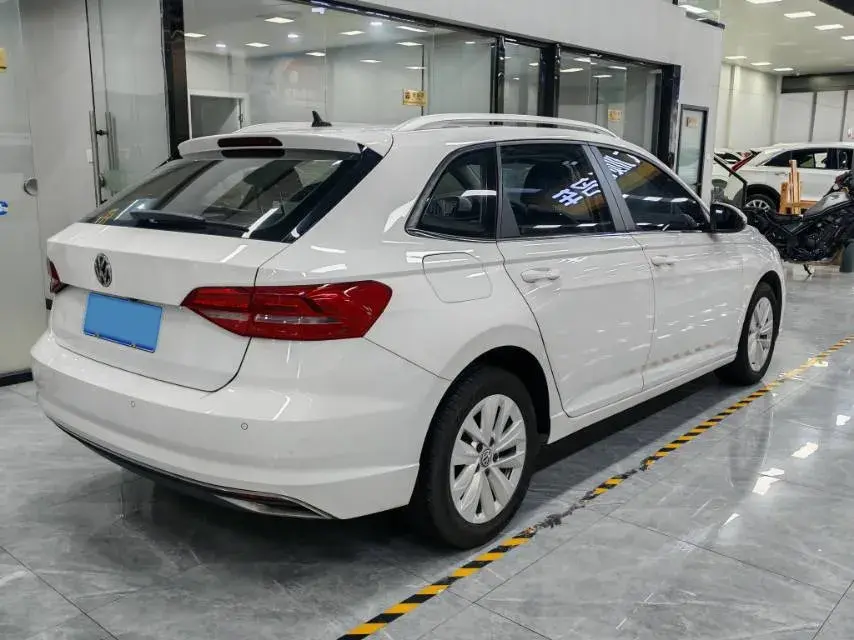 2018 VOLKSWAGEN LAVIDA thumbnail 4