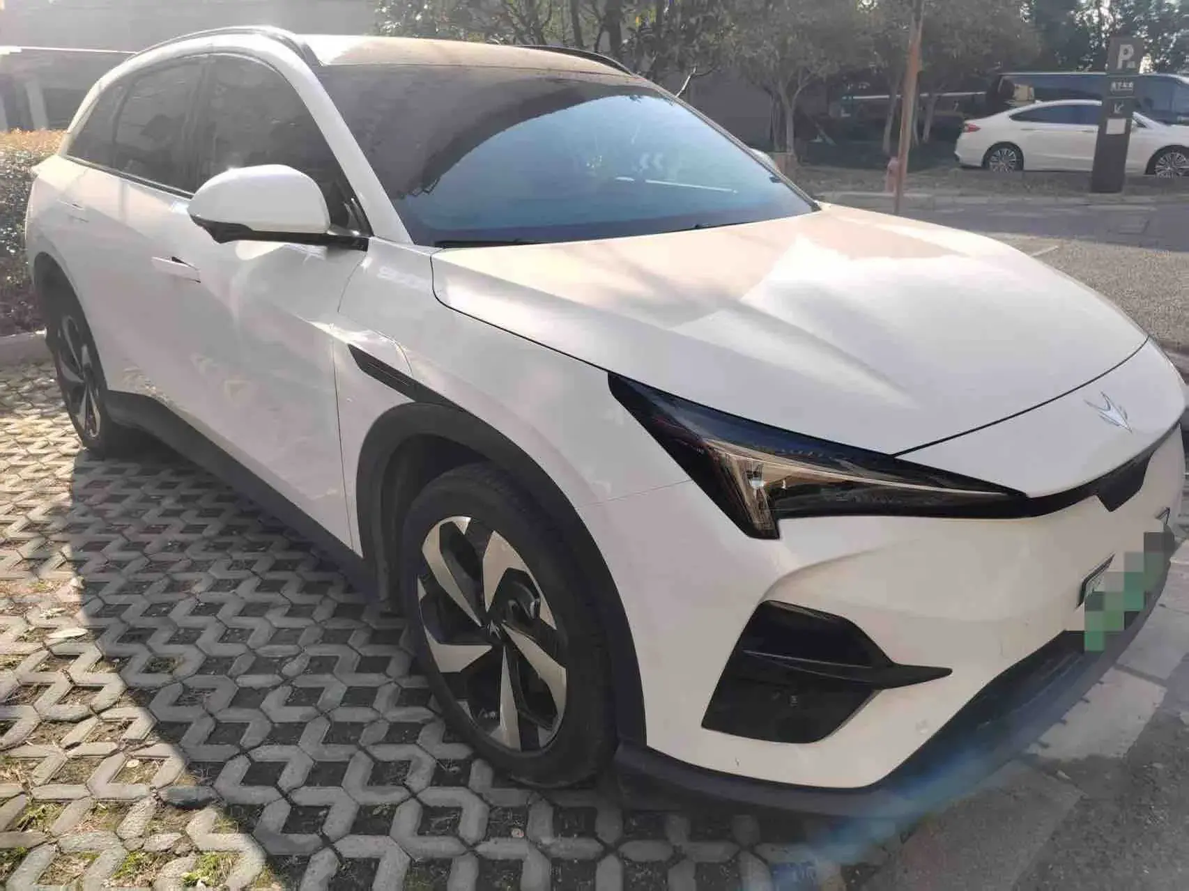 2025 ARCFOX ΑT5 thumbnail 2