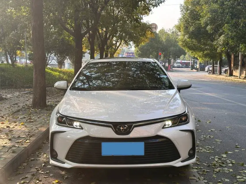 2021 TOYOTA COROLLA thumbnail 2