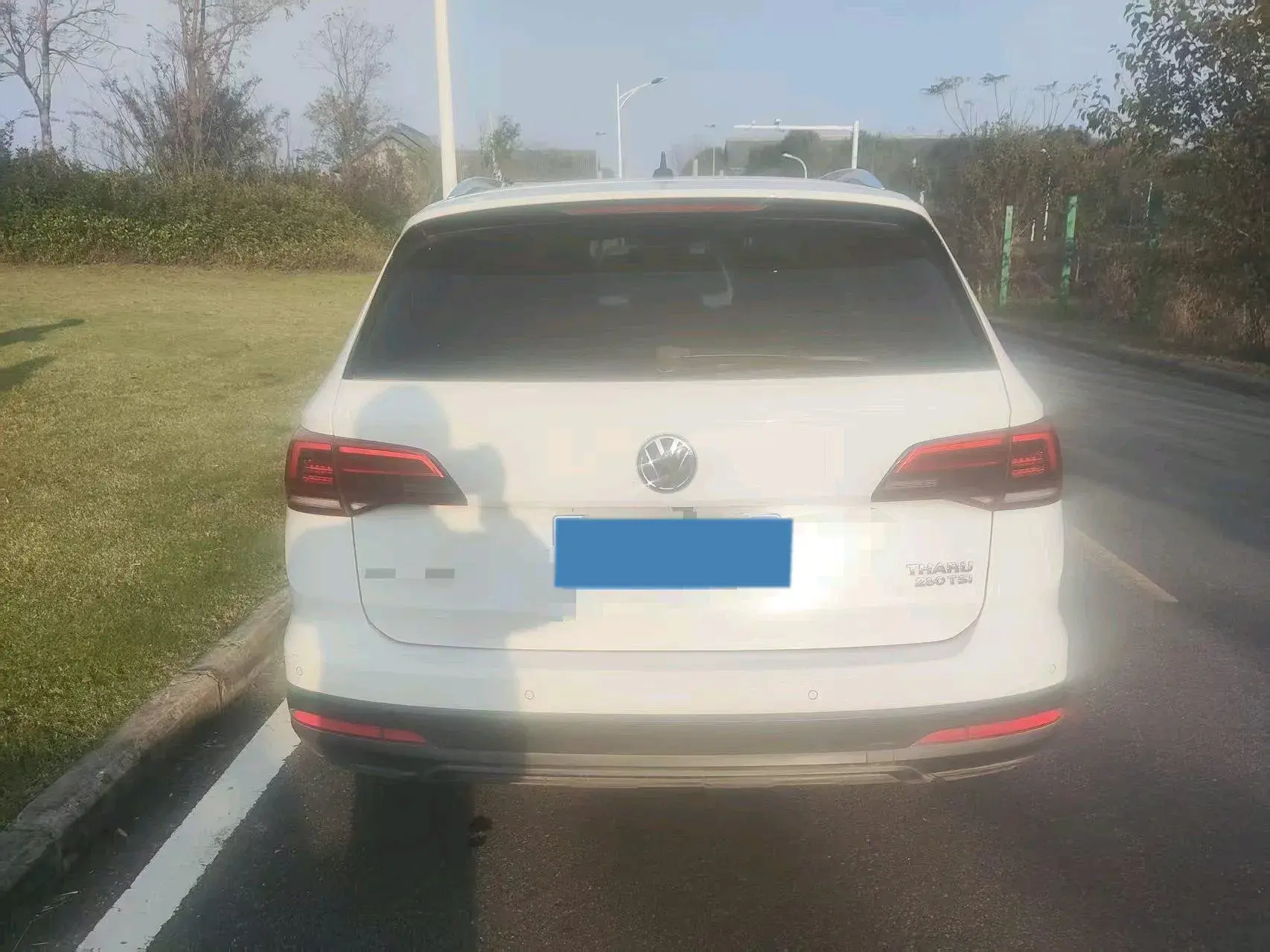 2020 VOLKSWAGEN THARU thumbnail 4