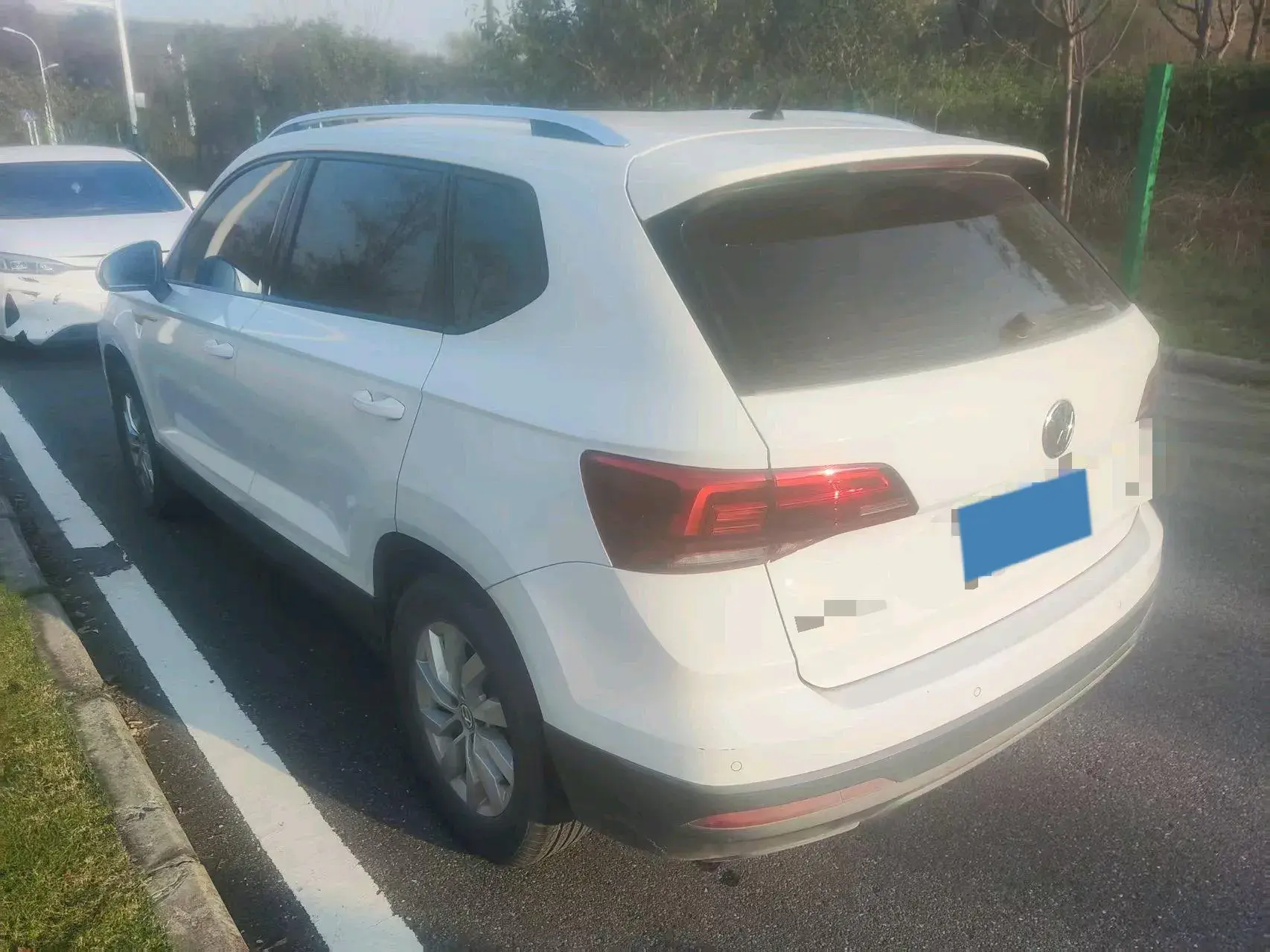 2020 VOLKSWAGEN THARU thumbnail 3