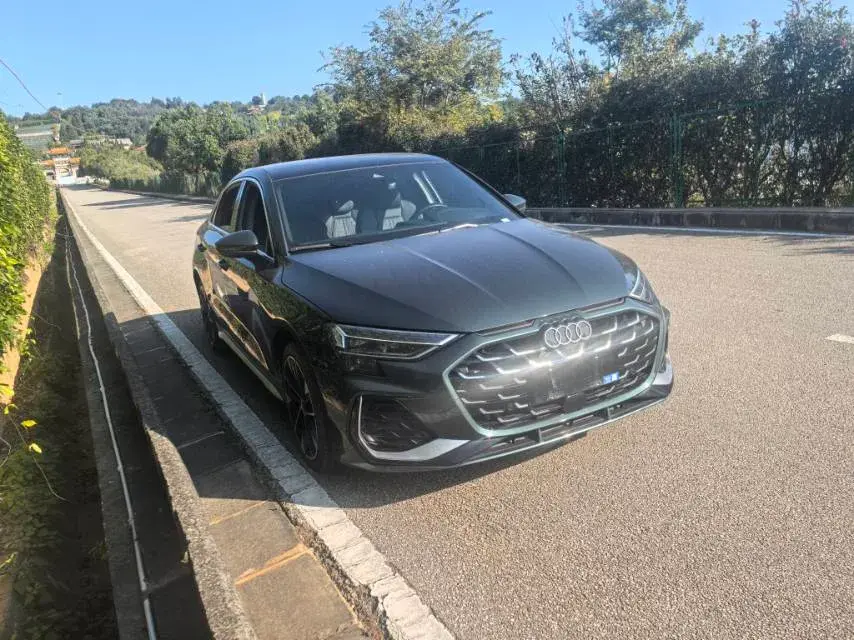 2025 AUDI A3 thumbnail 3