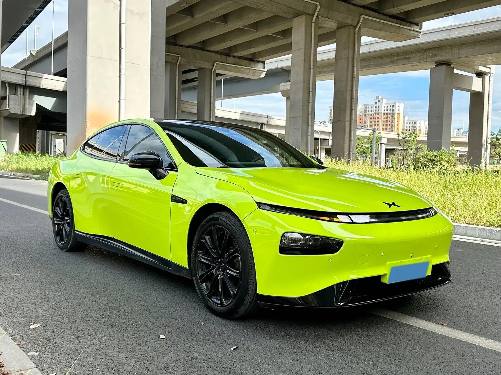 2022 XPENG P7 thumbnail 3