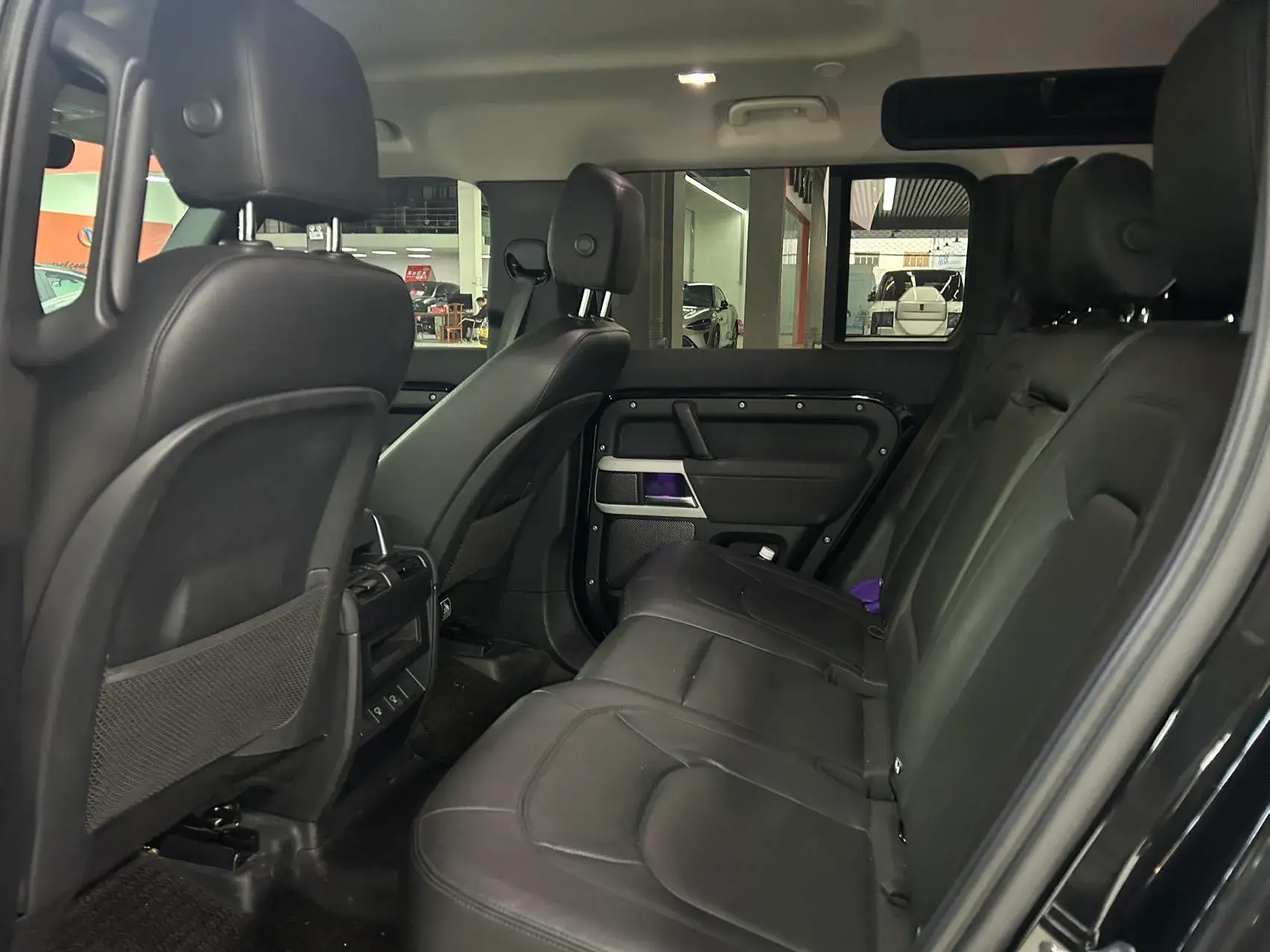 2023 LAND ROVER thumbnail 4