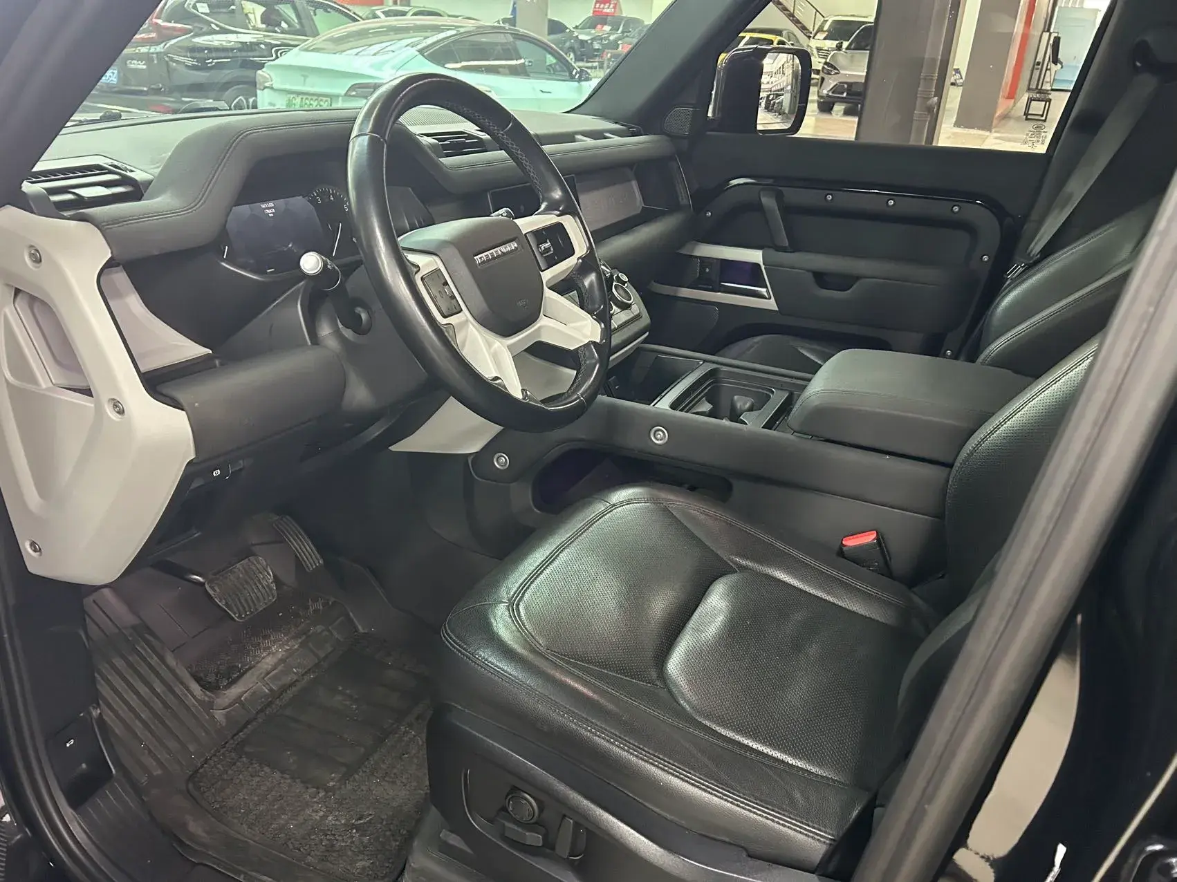 2023 LAND ROVER thumbnail 3