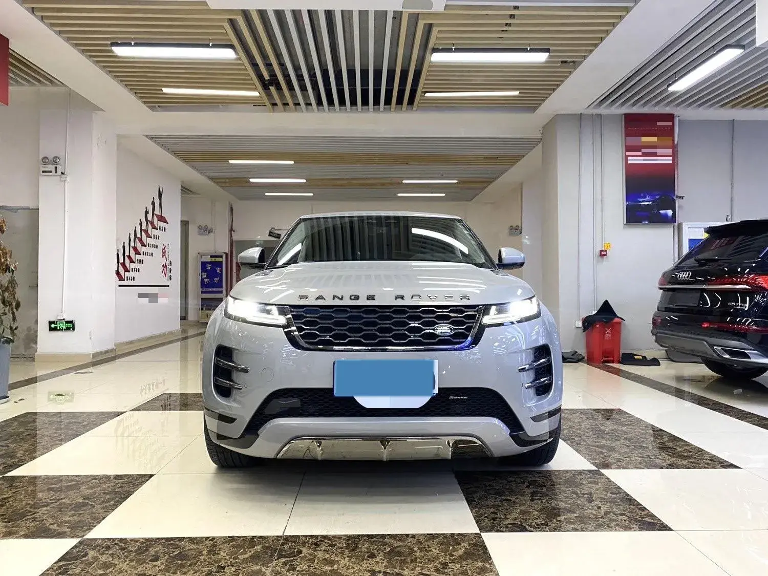 2023 LAND ROVER thumbnail 2