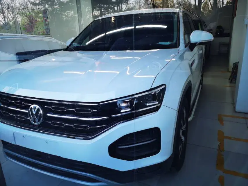 2020 VOLKSWAGEN TAYRON view 1