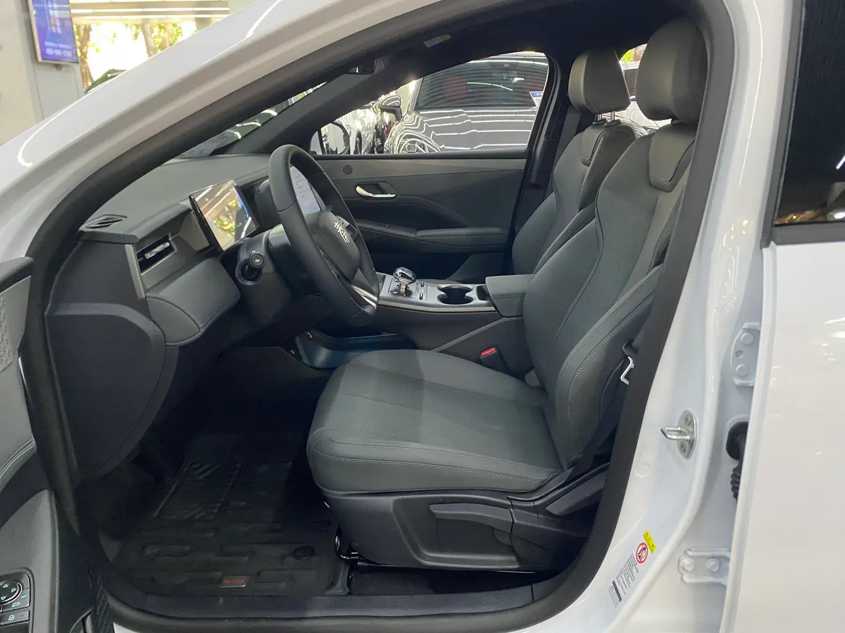 2025 BYD QIN thumbnail 4