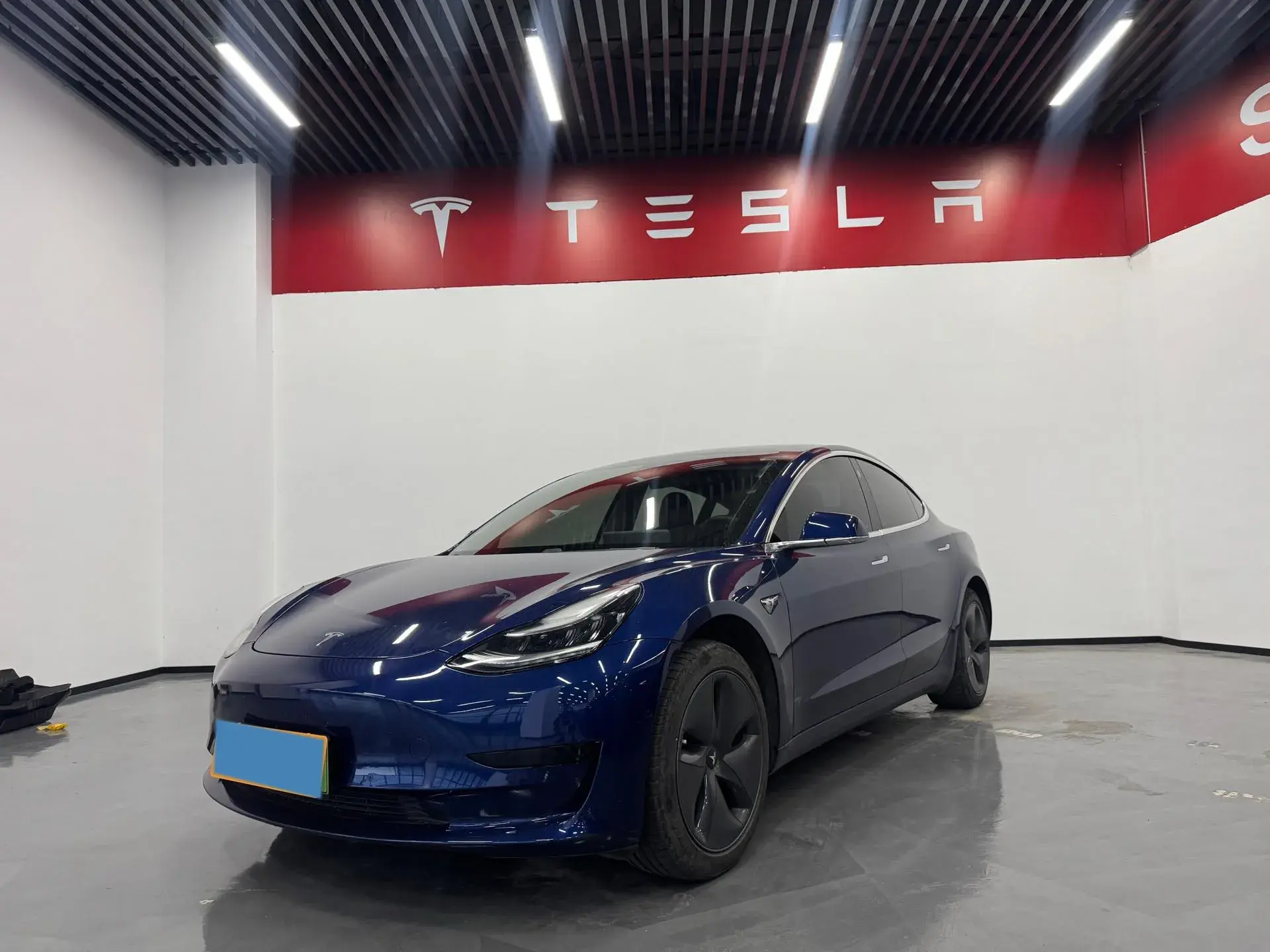 2020 TESLA MODEL view 1