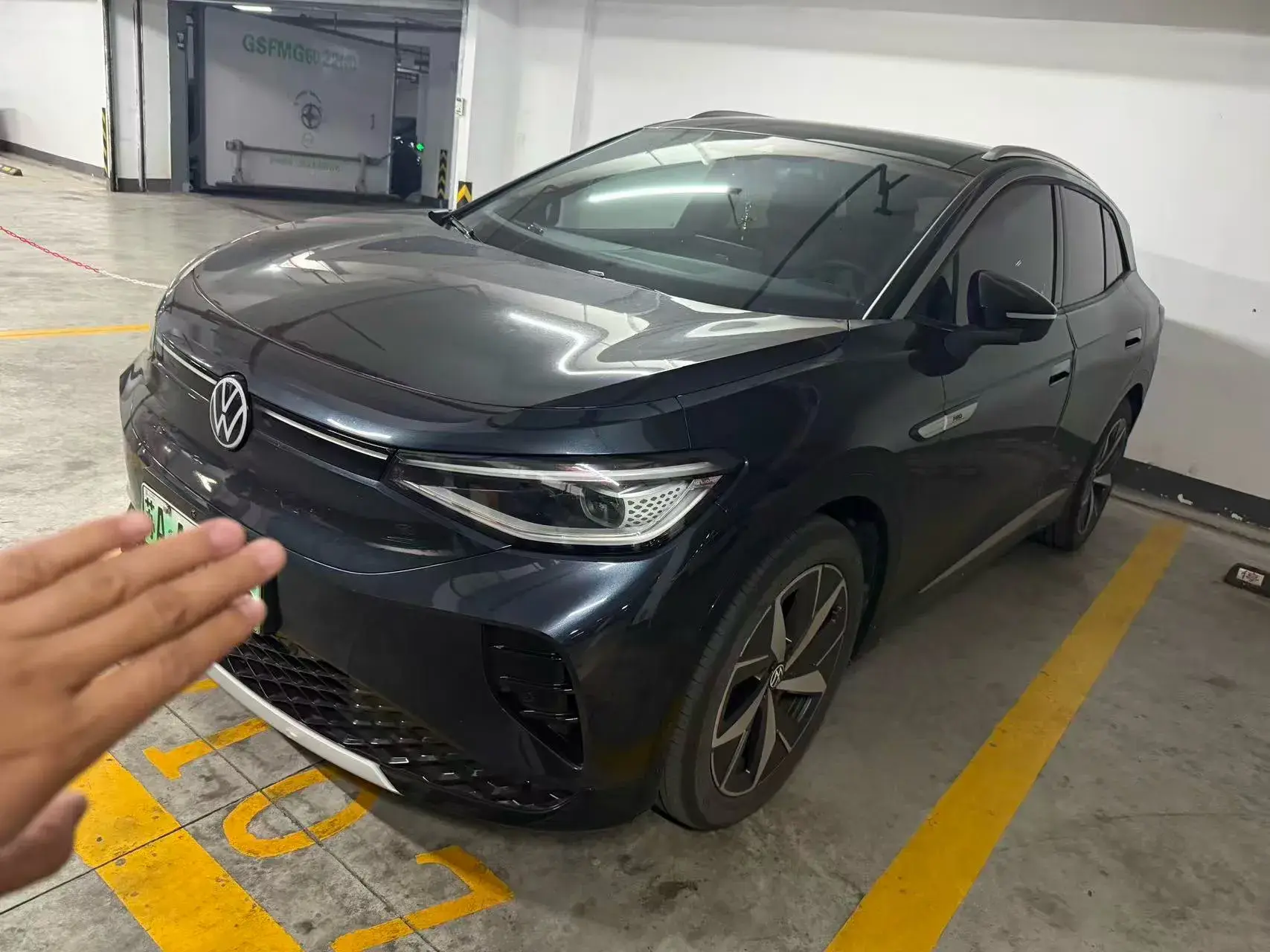 2024 VOLKSWAGEN ID.4 view 1