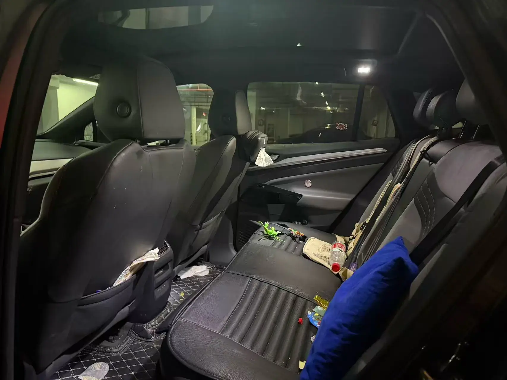 2024 VOLKSWAGEN ID.4 thumbnail 3