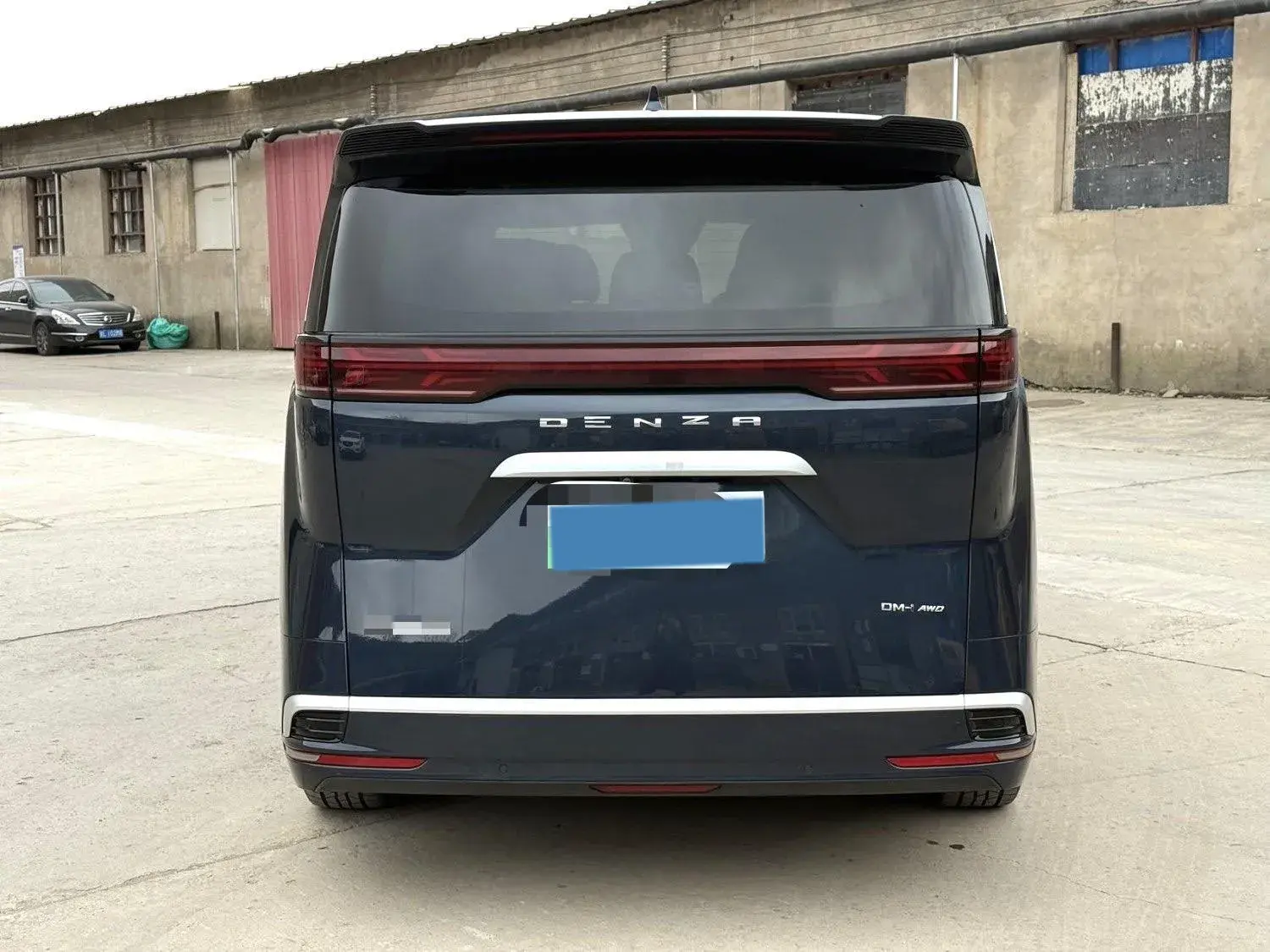 2022 DENZA D9 thumbnail 4