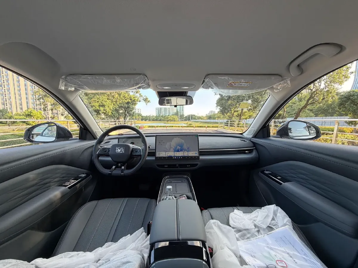 2025 ARCFOX T1 BEV,autocango,china used car exporter,china ev exporter,chinese used car exporter,chinese used ev exporter