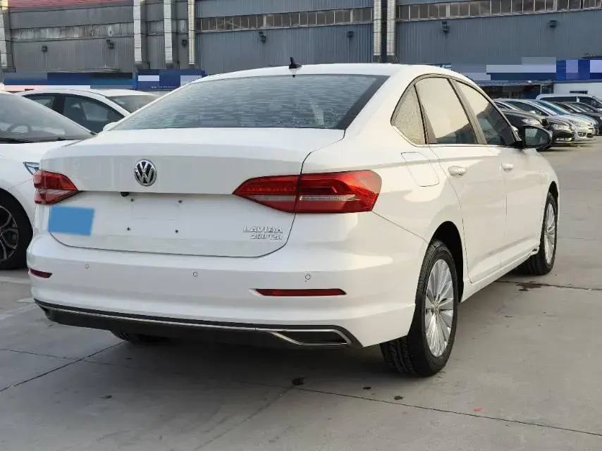 2018 VOLKSWAGEN LAVIDA thumbnail 4