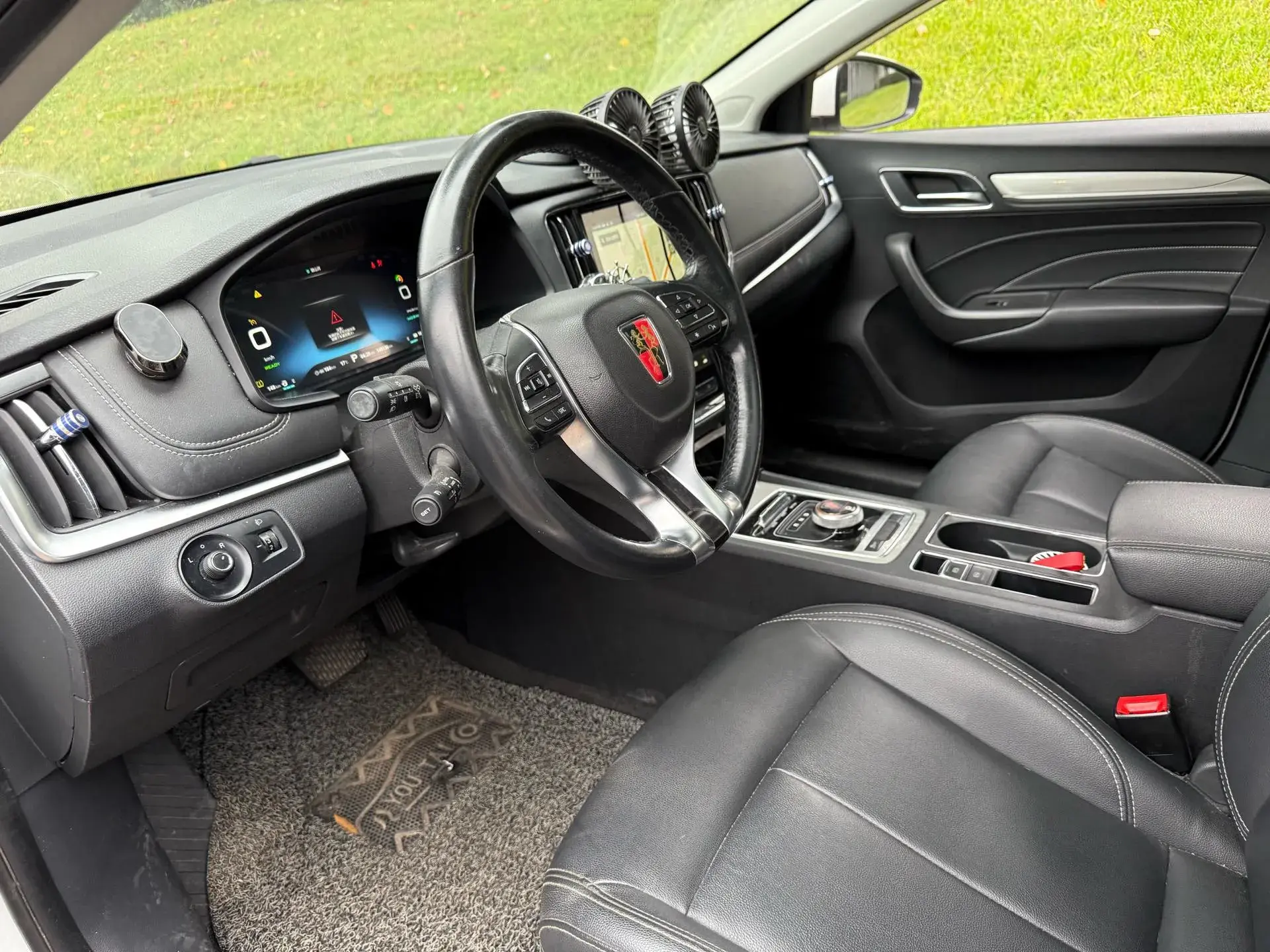 2017 ROEWE I6 thumbnail 3