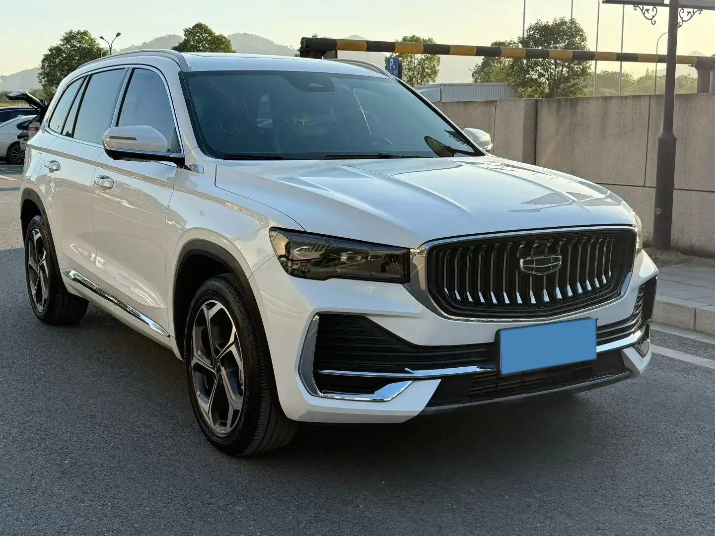 2021 GEELY MONJARO thumbnail 3
