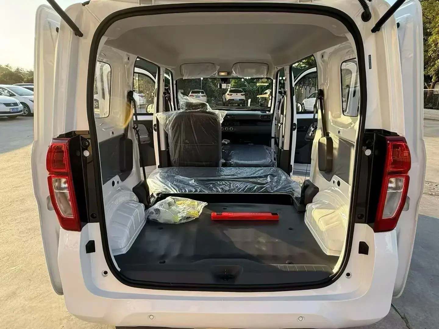 2025 WULING ZHIGUANG thumbnail 2