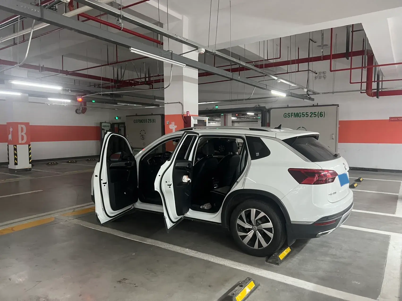 2020 VOLKSWAGEN TAYRON thumbnail 4