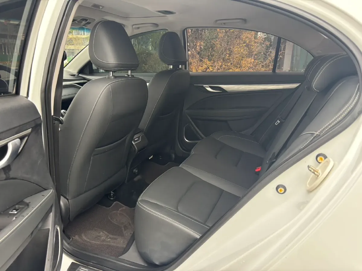 2020 Geely Emgrand 1.5L 109HP L4 5MT,autocango,china used car exporter,china ev exporter,chinese used car exporter,chinese used ev exporter