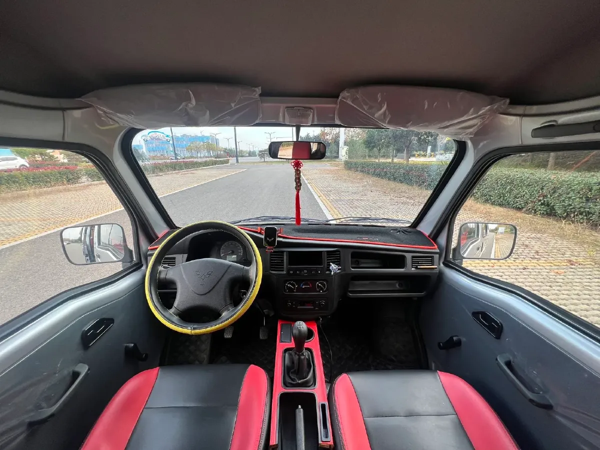 2020 WuLing ZhiGuang 1.2L 76HP L4 5MT,autocango,china used car exporter,china ev exporter,chinese used car exporter,chinese used ev exporter