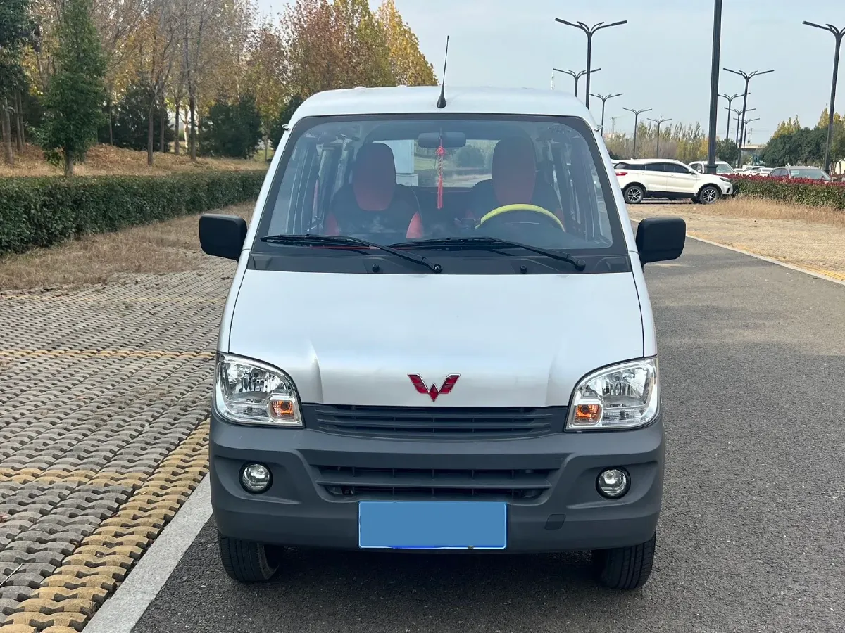 2020 WuLing ZhiGuang 1.2L 76HP L4 5MT,autocango,china used car exporter,china ev exporter,chinese used car exporter,chinese used ev exporter
