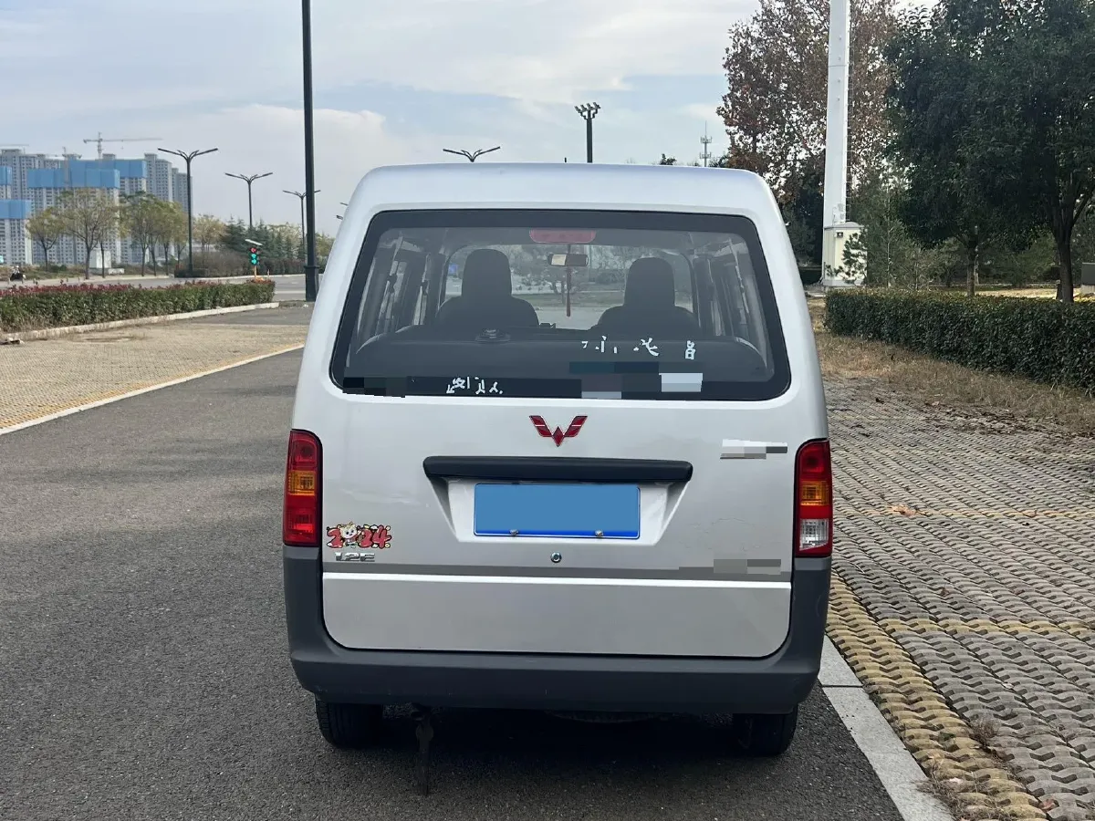 2020 WuLing ZhiGuang 1.2L 76HP L4 5MT,autocango,china used car exporter,china ev exporter,chinese used car exporter,chinese used ev exporter