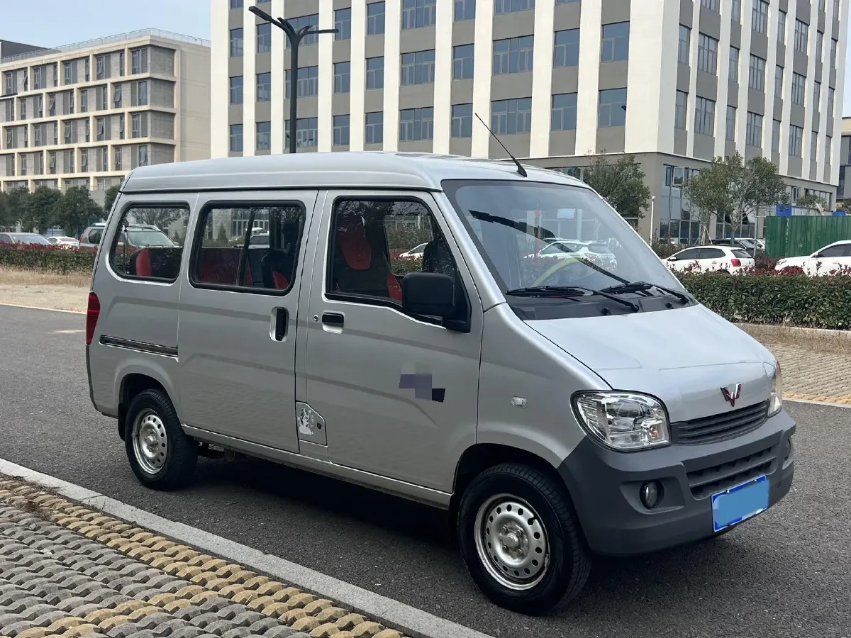 2020 WuLing ZhiGuang 1.2L 76HP L4 5MT,autocango,china used car exporter,china ev exporter,chinese used car exporter,chinese used ev exporter