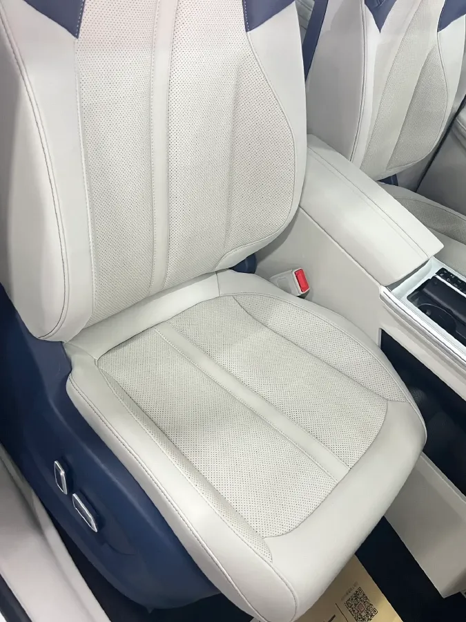 2022 Roewe Whale 2.0T 231HP L4 8AT,autocango,china used car exporter,china ev exporter,chinese used car exporter,chinese used ev exporter