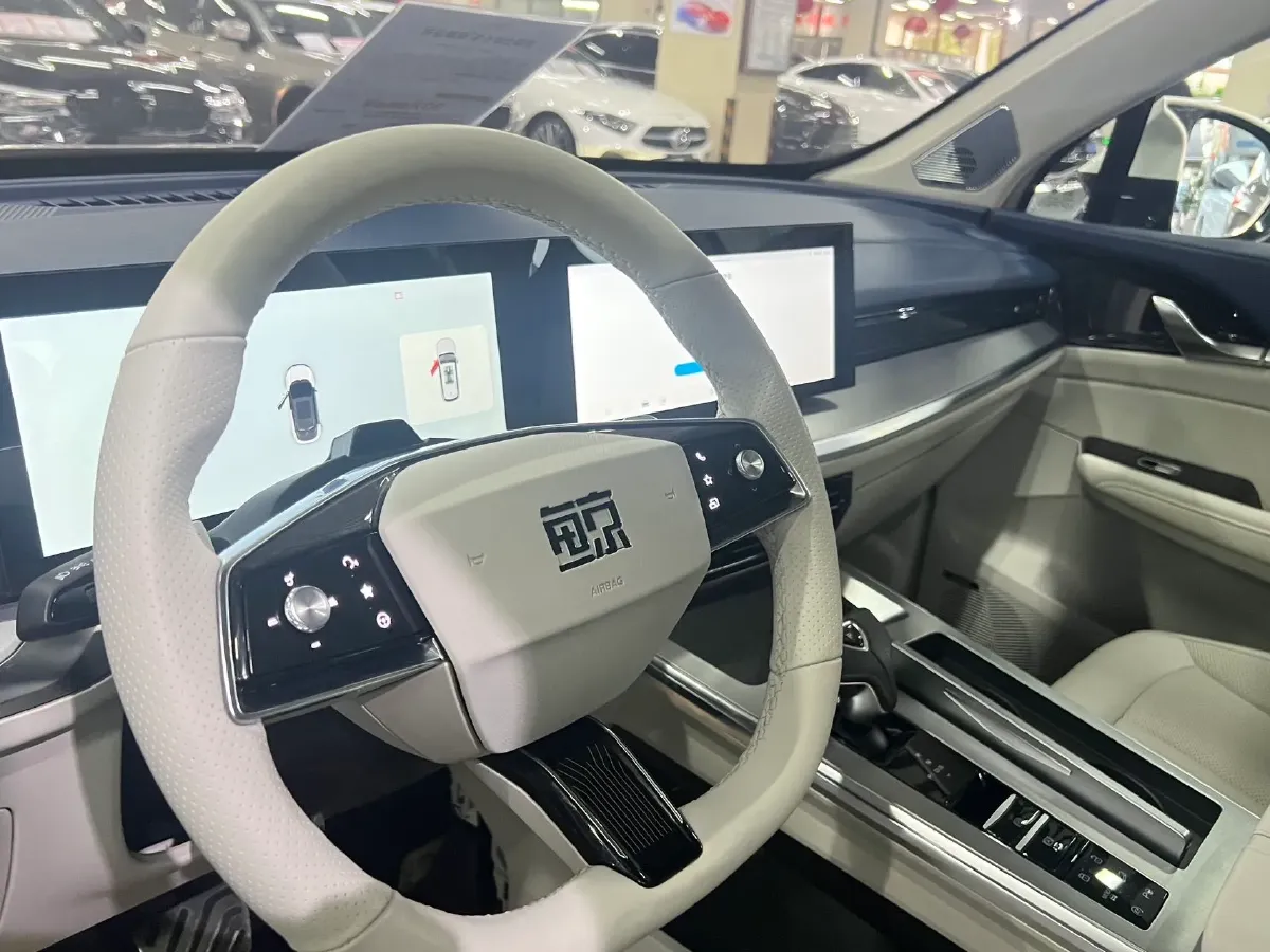 2022 Roewe Whale 2.0T 231HP L4 8AT,autocango,china used car exporter,china ev exporter,chinese used car exporter,chinese used ev exporter