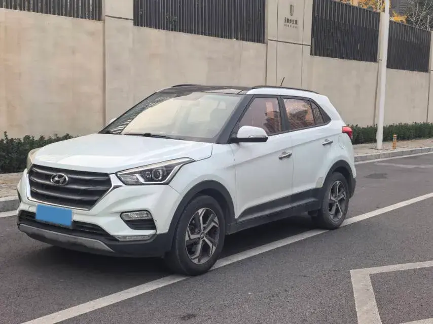 2015 HYUNDAI IX25 view 1