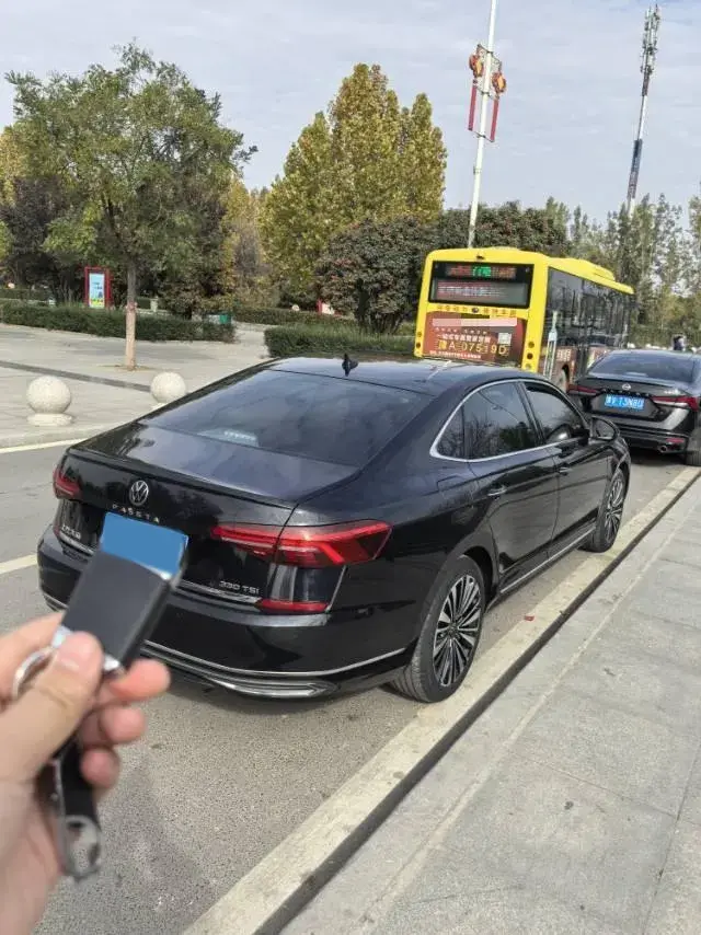 2020 VOLKSWAGEN PASSAT thumbnail 4