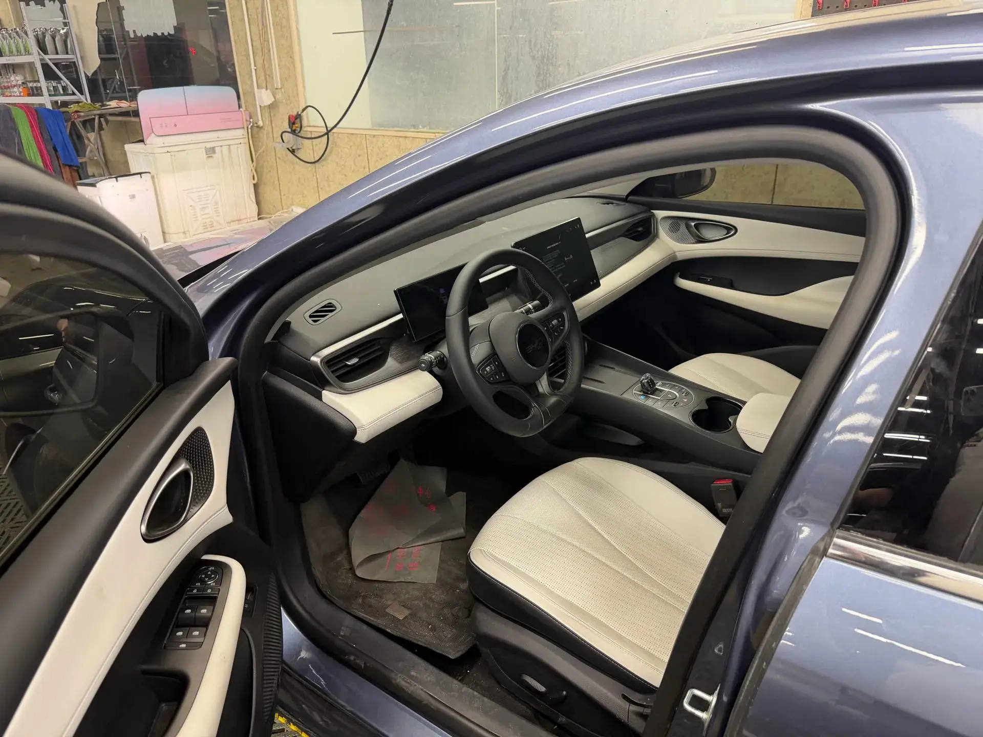 2025 BYD SEAL05 thumbnail 4