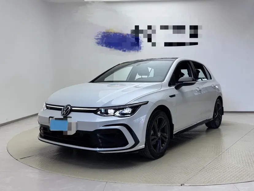 2023 VOLKSWAGEN GOLF view 1