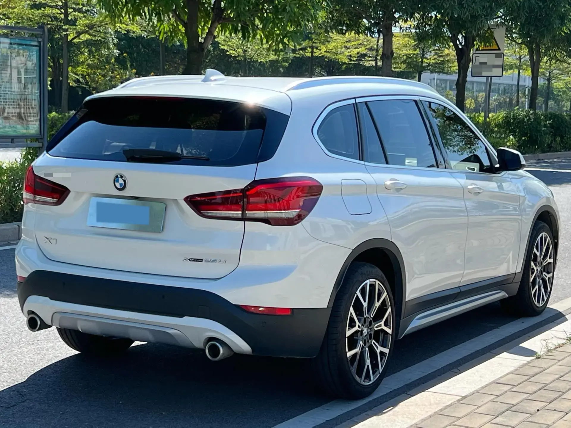 2020 BMW X1 thumbnail 3